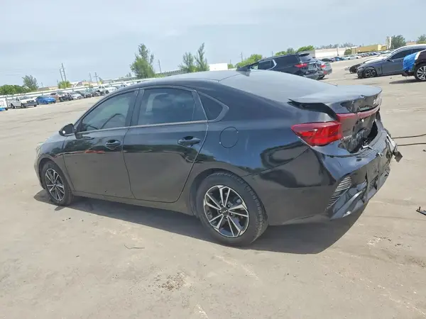 3KPF24AD4NE424406 2022 KIA FORTE - Image 2
