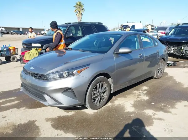 3KPF24AD4NE424695 2022 KIA FORTE - Image 2