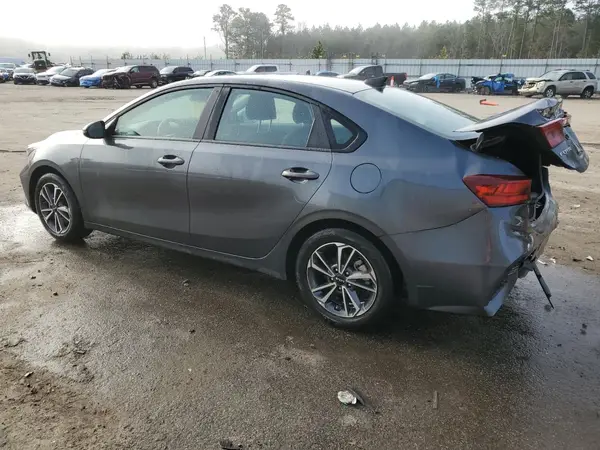 3KPF24AD4NE427872 2022 KIA FORTE - Image 2