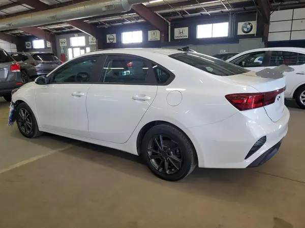 3KPF24AD4NE429315 2022 KIA FORTE - Image 2