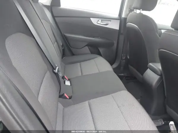 3KPF24AD4NE429525 2022 KIA FORTE - Image 8