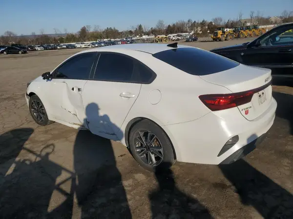 3KPF24AD4NE432490 2022 KIA FORTE - Image 2