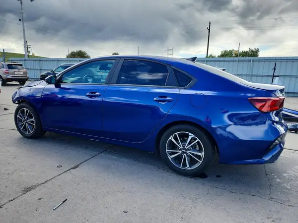 3KPF24AD4NE432537 2022 KIA FORTE - Image 2