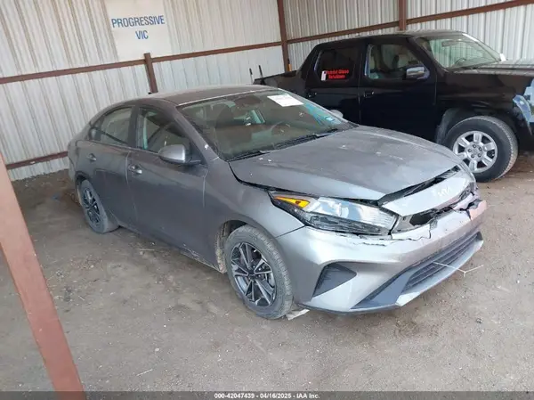 3KPF24AD4NE433042 2022 KIA FORTE - Image 1