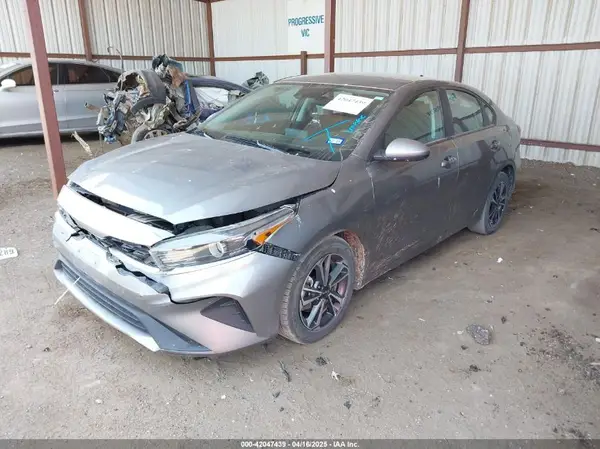 3KPF24AD4NE433042 2022 KIA FORTE - Image 2