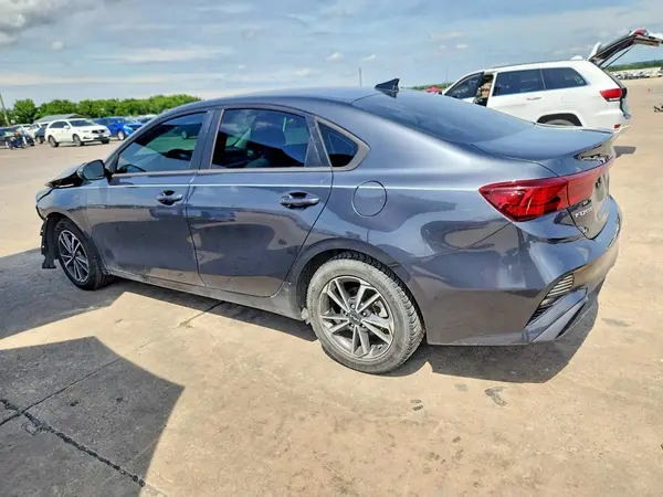 3KPF24AD4NE433803 2022 KIA FORTE - Image 2