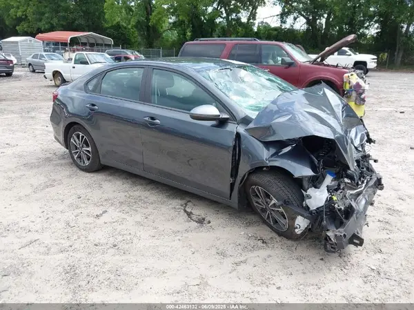 3KPF24AD4NE434062 2022 KIA FORTE - Image 1