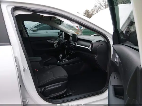 3KPF24AD4NE435339 2022 KIA FORTE - Image 8