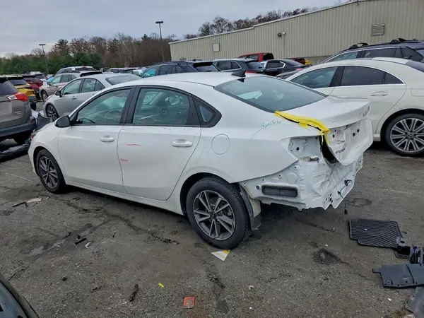 3KPF24AD4NE437365 2022 KIA FORTE - Image 2