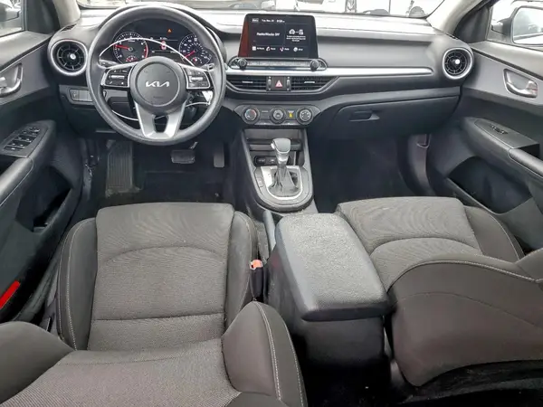 3KPF24AD4NE437365 2022 KIA FORTE - Image 8