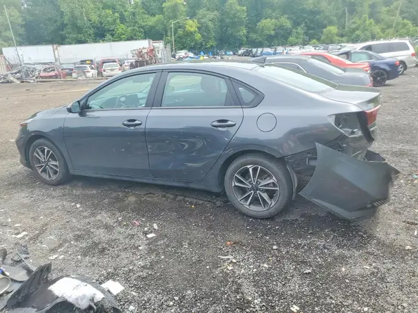 3KPF24AD4NE441948 2022 KIA FORTE - Image 2