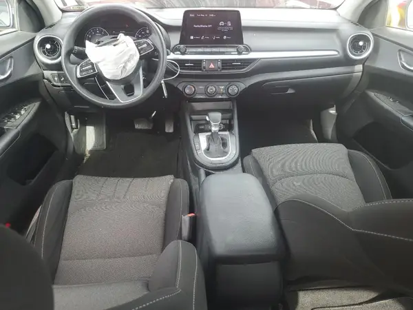 3KPF24AD4NE444039 2022 KIA FORTE - Image 8