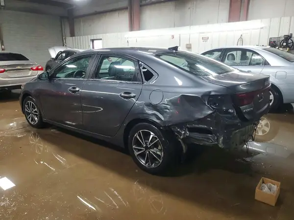 3KPF24AD4NE445336 2022 KIA FORTE - Image 2