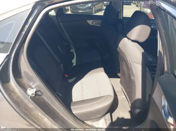 3KPF24AD4NE445353 2022 KIA FORTE - Image 8