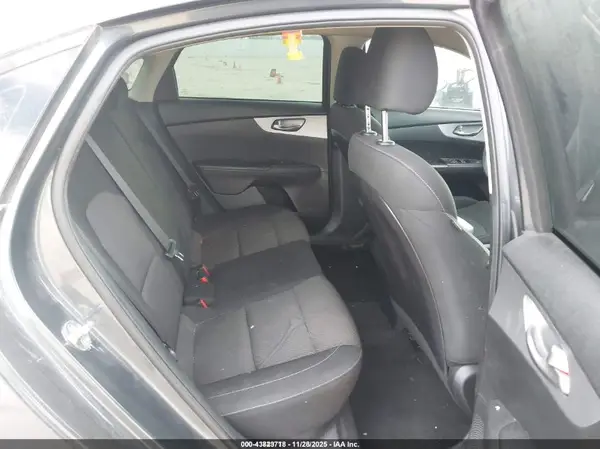 3KPF24AD4NE446440 2022 KIA FORTE - Image 8
