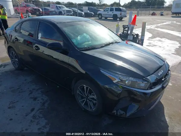 3KPF24AD4NE447782 2022 KIA FORTE - Image 1