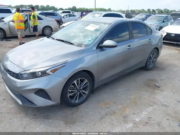 3KPF24AD4NE452674 2022 KIA FORTE - Image 2