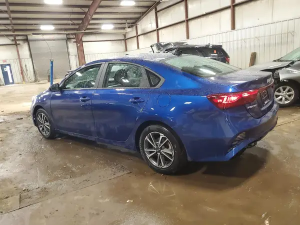 3KPF24AD4NE453680 2022 KIA FORTE - Image 2
