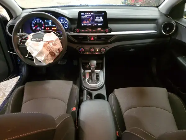 3KPF24AD4NE453680 2022 KIA FORTE - Image 8