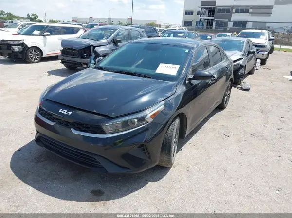 3KPF24AD4NE455882 2022 KIA FORTE - Image 2