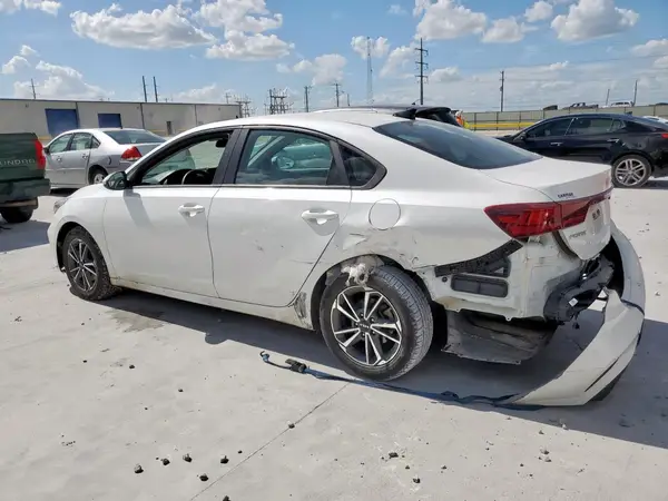 3KPF24AD4NE455915 2022 KIA FORTE - Image 2