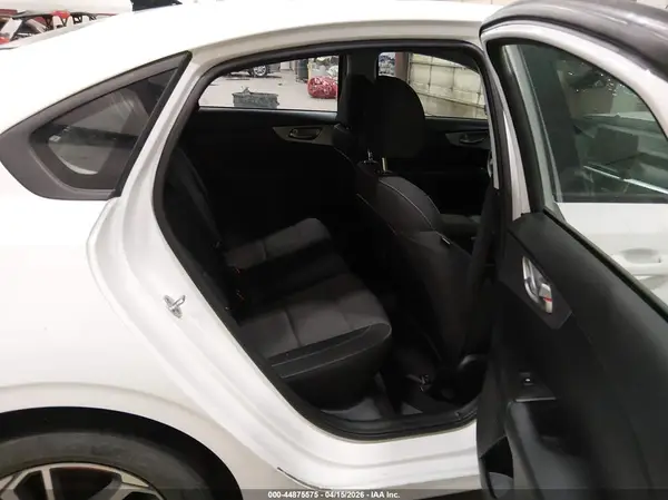 3KPF24AD4NE456241 2022 KIA FORTE - Image 8