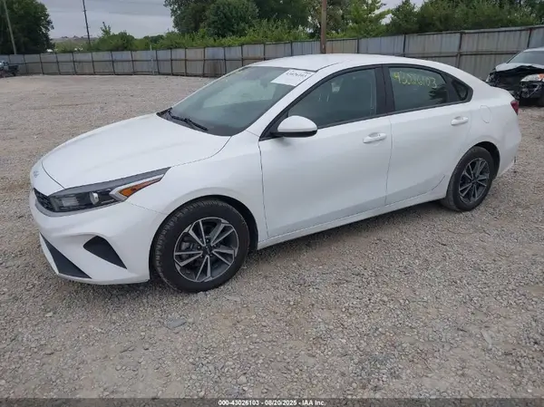 3KPF24AD4NE457132 2022 KIA FORTE - Image 2