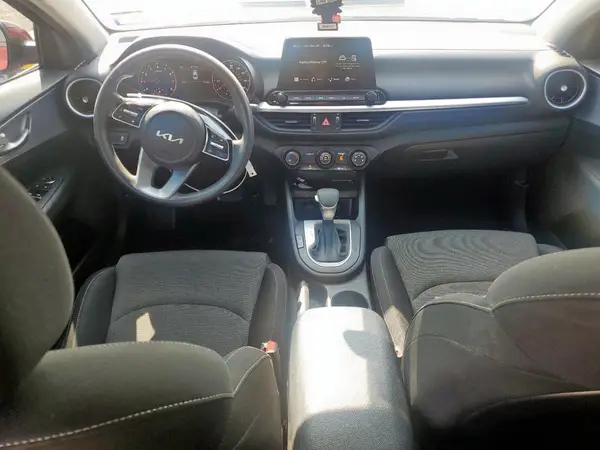 3KPF24AD4NE460421 2022 KIA FORTE - Image 8