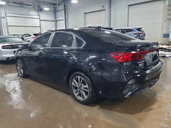 3KPF24AD4NE461682 2022 KIA FORTE - Image 2