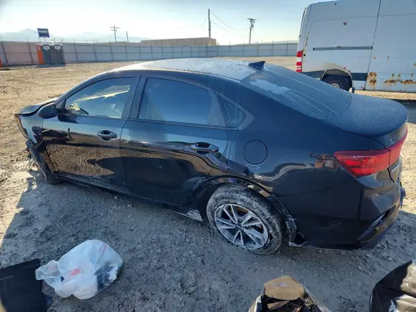 3KPF24AD4NE462055 2022 KIA FORTE - Image 2