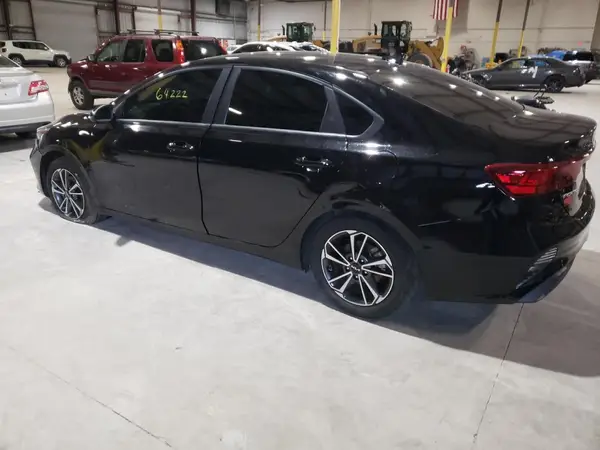 3KPF24AD4NE465327 2022 KIA FORTE - Image 2