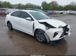 3KPF24AD4NE465957 2022 KIA FORTE