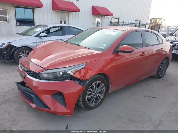 3KPF24AD4NE467126 2022 KIA FORTE - Image 2