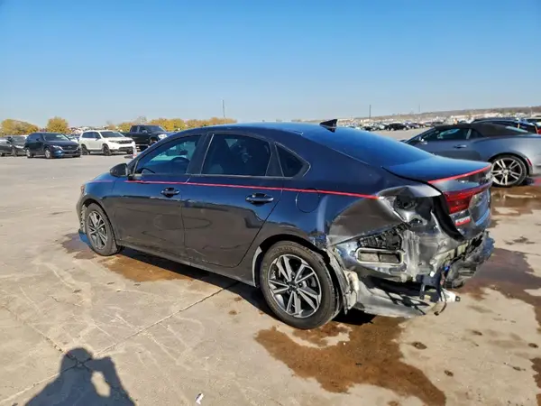 3KPF24AD4NE467630 2022 KIA FORTE - Image 2