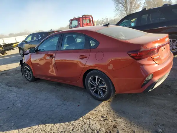 3KPF24AD4NE471709 2022 KIA FORTE - Image 2