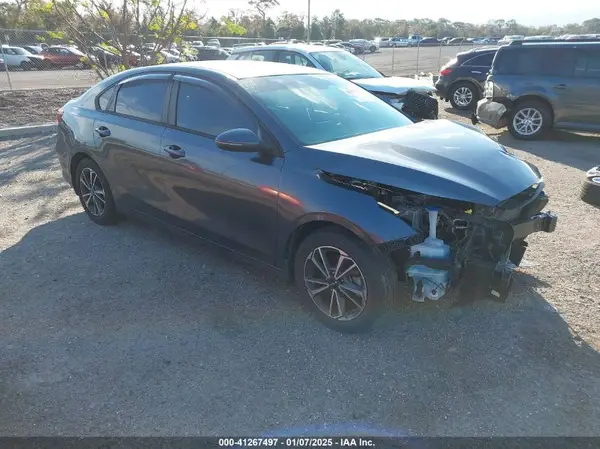 3KPF24AD4NE472049 2022 KIA FORTE - Image 1