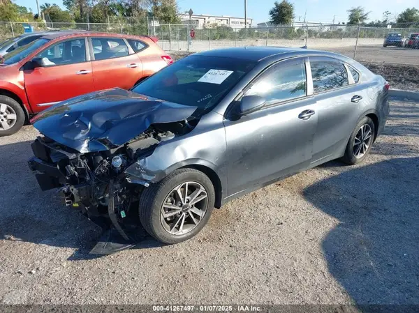 3KPF24AD4NE472049 2022 KIA FORTE - Image 2