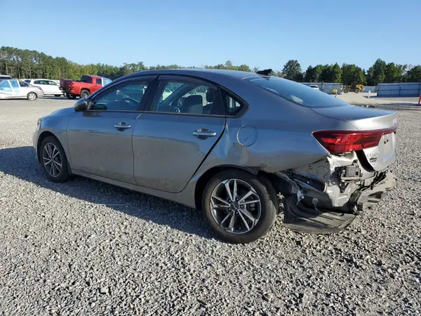 3KPF24AD4NE472228 2022 KIA FORTE - Image 2