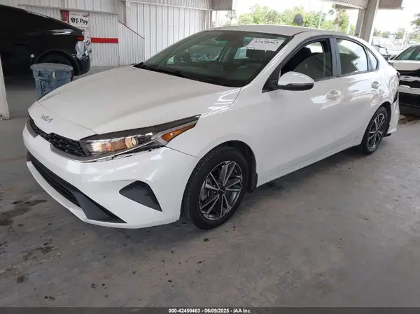 3KPF24AD4NE473802 2022 KIA FORTE - Image 2