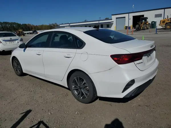 3KPF24AD4NE473895 2022 KIA FORTE - Image 2