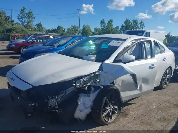 3KPF24AD4NE473962 2022 KIA FORTE - Image 2