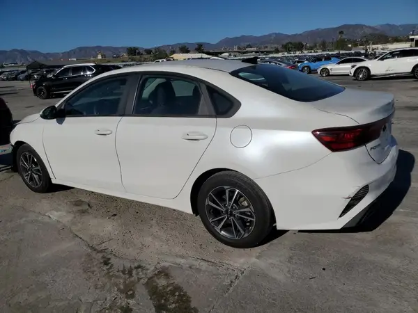 3KPF24AD4NE476392 2022 KIA FORTE - Image 2