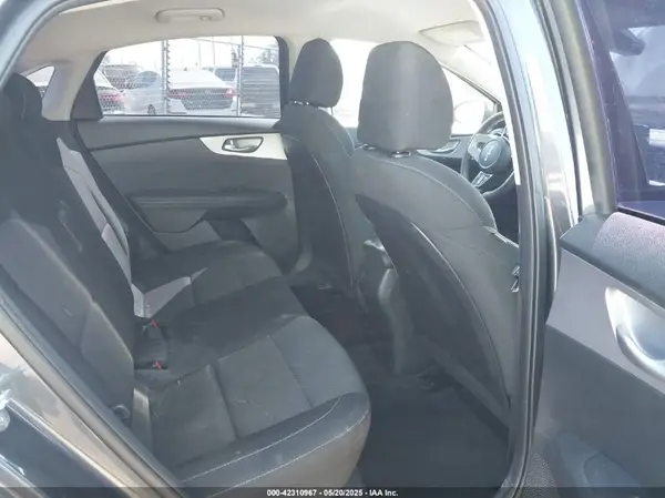3KPF24AD4NE477980 2022 KIA FORTE - Image 8