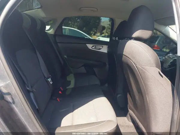 3KPF24AD4NE478157 2022 KIA FORTE - Image 8