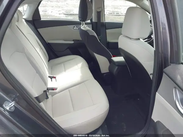3KPF24AD4NE481060 2022 KIA FORTE - Image 8