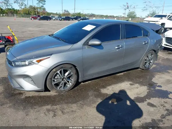 3KPF24AD4NE481866 2022 KIA FORTE - Image 2