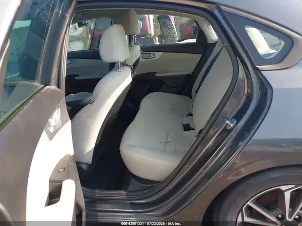 3KPF24AD4NE489725 2022 KIA FORTE - Image 8