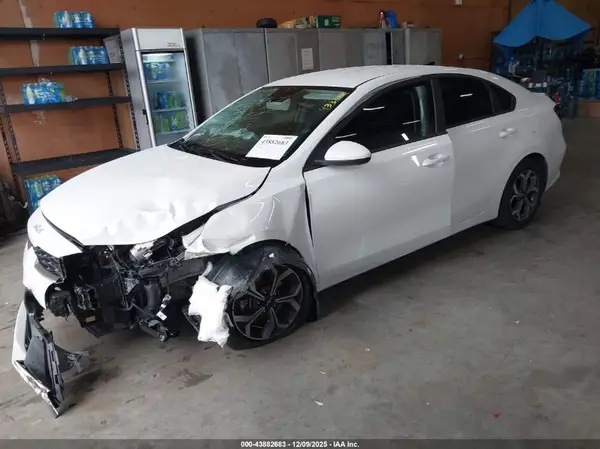 3KPF24AD4NE490955 2022 KIA FORTE - Image 2