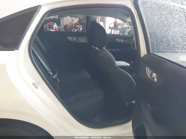 3KPF24AD4NE490955 2022 KIA FORTE - Image 8