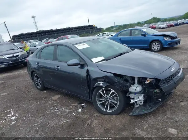 3KPF24AD4NE494553 2022 KIA FORTE - Image 1